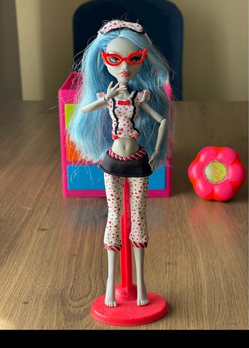ghoulia dead tired