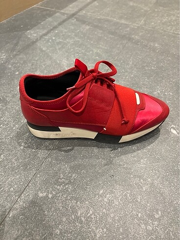38 Beden kırmızı Renk Balenciaga 38 Kırmızı yeni