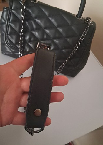 Zincir Detaylı Siyah Deri Kadın Çanta - Görsel 3