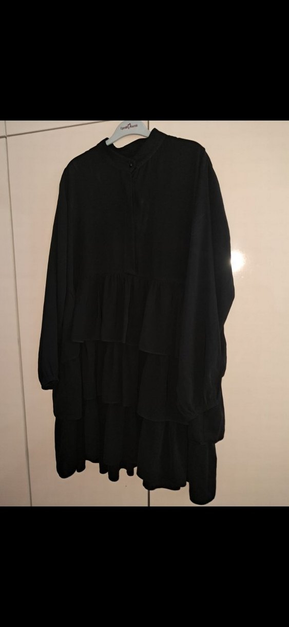 Siyah Katlı Fırfırlı Uzun Tunik - Görsel 2