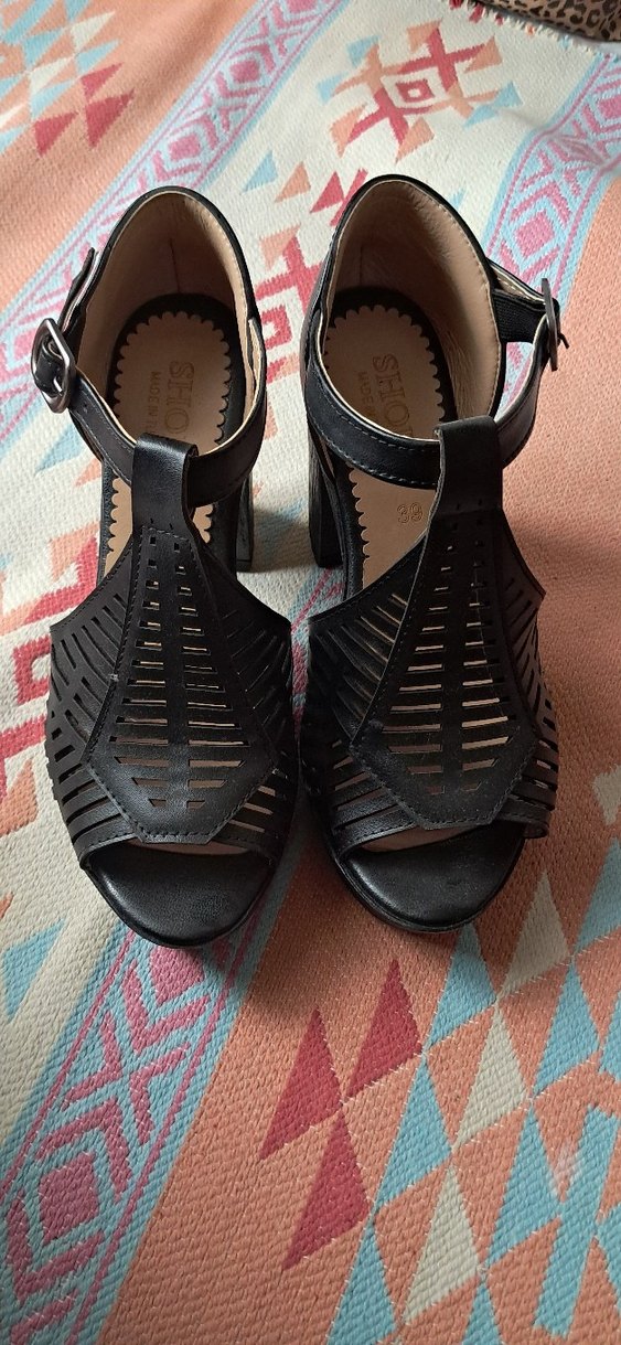 Siyah Desenli Tokalı kalın Topuklu Kadın Sandalet - Görsel 3