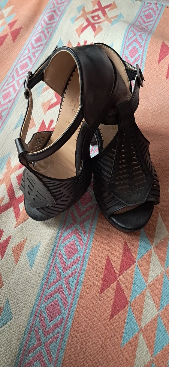 Siyah Desenli Tokalı kalın Topuklu Kadın Sandalet - Görsel 2