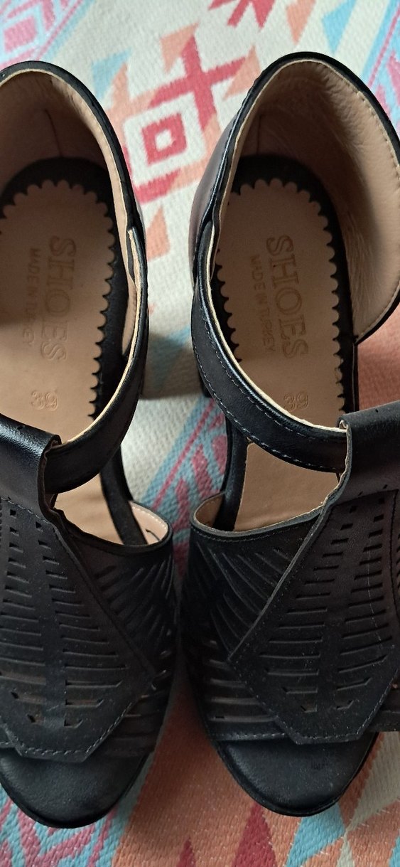 Siyah Desenli Tokalı kalın Topuklu Kadın Sandalet - Görsel 4