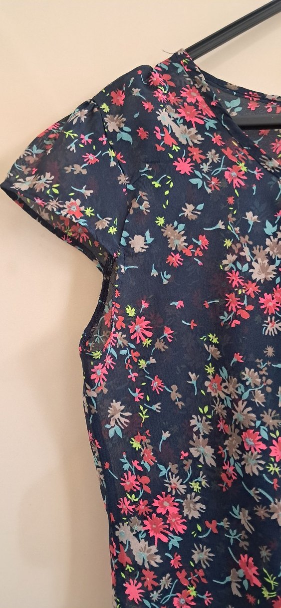 Çiçek Desenli Kısa Kollu Salaş Bluz - Görsel 2