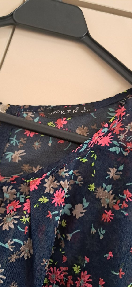 Çiçek Desenli Kısa Kollu Salaş Bluz - Görsel 3