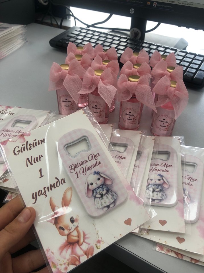 Pembe Kokulu Hediye Şişeleri ve Açacak magnet - Görsel 3