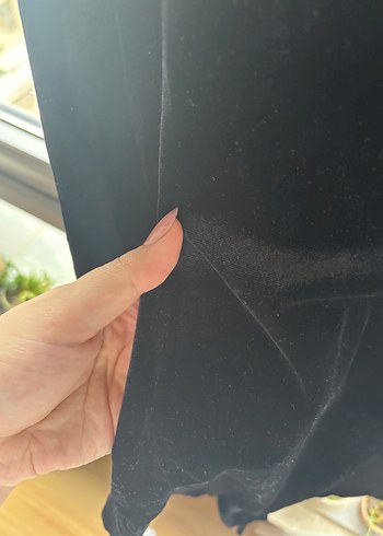 Koton Siyah V Yaka Kadife Uzun Kollu Kadın Body - Görsel 2