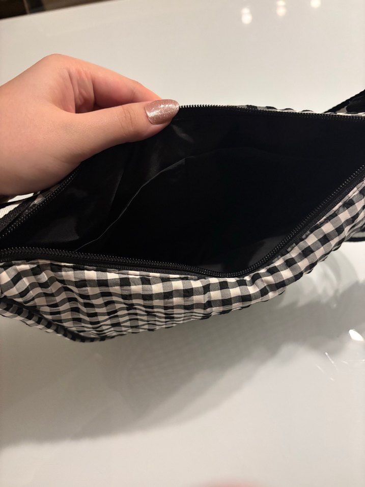 Uniqlo Beyaz Siyah Kareli Omuz Çantası - Görsel 3