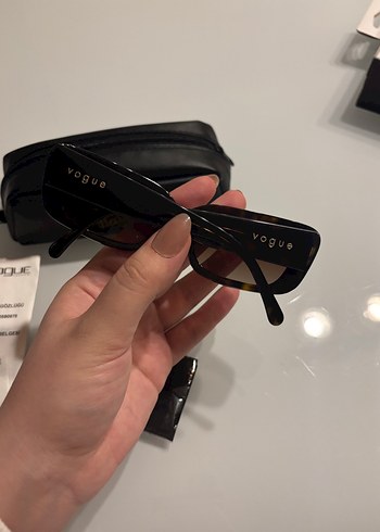 Vogue Hailey Bieber Güneş Gözlüğü - Görsel 2