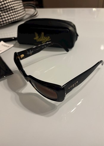 Vogue Hailey Bieber Güneş Gözlüğü - Görsel 3