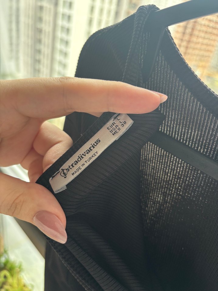 Stradivarius Siyah Uzun Kollu Sırt Dekolteli İnce Kadın Bluz - Görsel 4