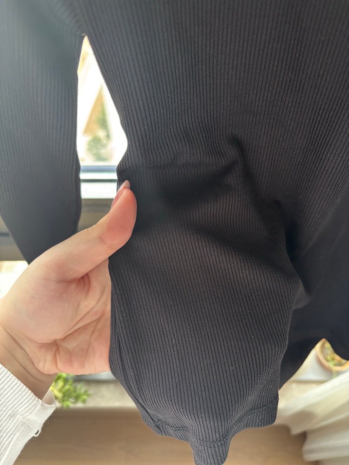 Stradivarius Siyah Uzun Kollu Sırt Dekolteli İnce Kadın Bluz - Görsel 2