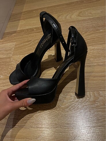 Siyah topuklu - Görsel 5
