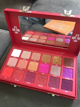 Jeffree Star Blood Sugar Far paleti