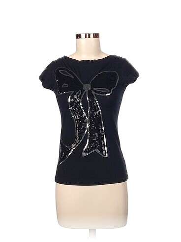 Diğer T-shirt %70 İndirimli.