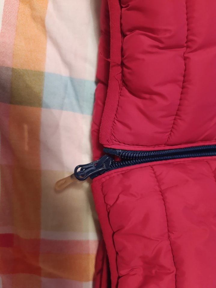 Kırmızı Kapüşonlu Kadın Şişme Yelek - Görsel 4