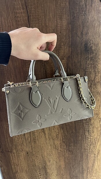 Louis Vuitton Lv Ontheogo