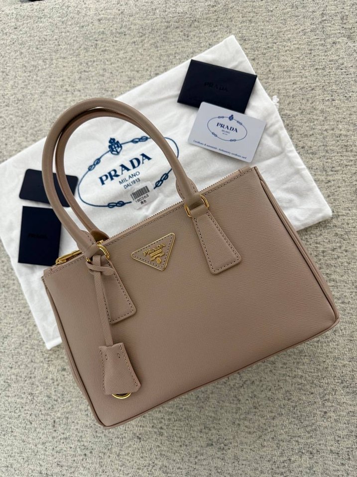 AYNI GÜN KARGO PRADA GALERİA - Görsel 4