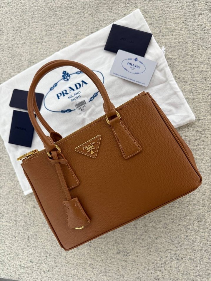 AYNI GÜN KARGO PRADA GALERİA - Görsel 5