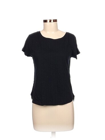 H&M T-shirt %70 İndirimli.