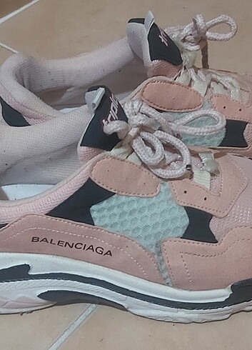 Pembe spor ayakkabi 
