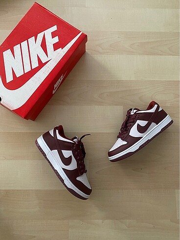 Nike Dunk Low Bordo
