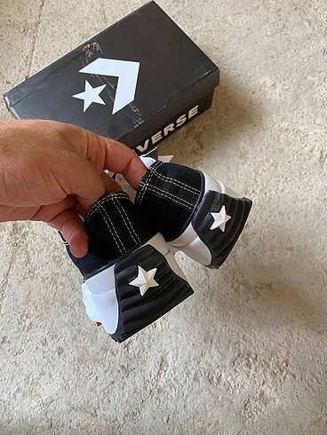 39 Beden Converse Run Star Hike