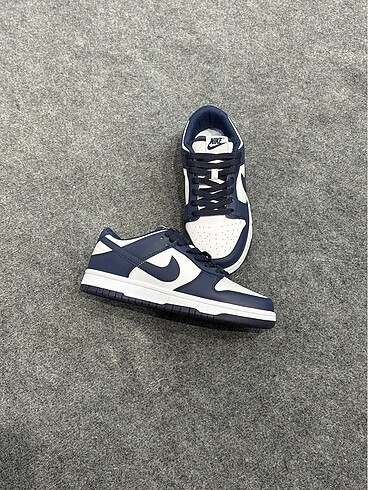 Nike Dunk Low Retro