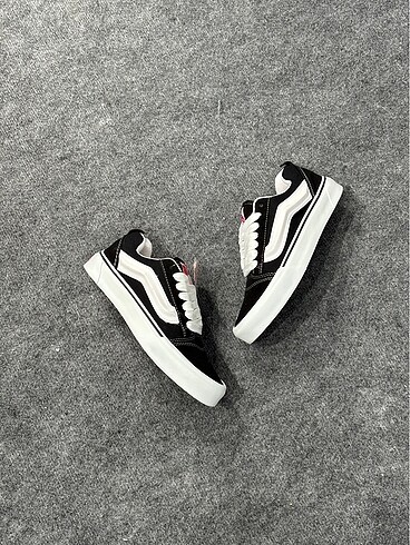 Vans Knu Skool