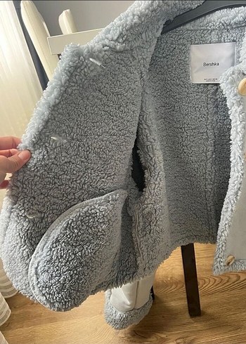 Mavi Kürklü Kısa Kadın Mont - Görsel 2