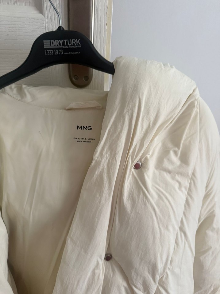 Düğmeli Beyaz Kadın Midi Kaban - Görsel 3