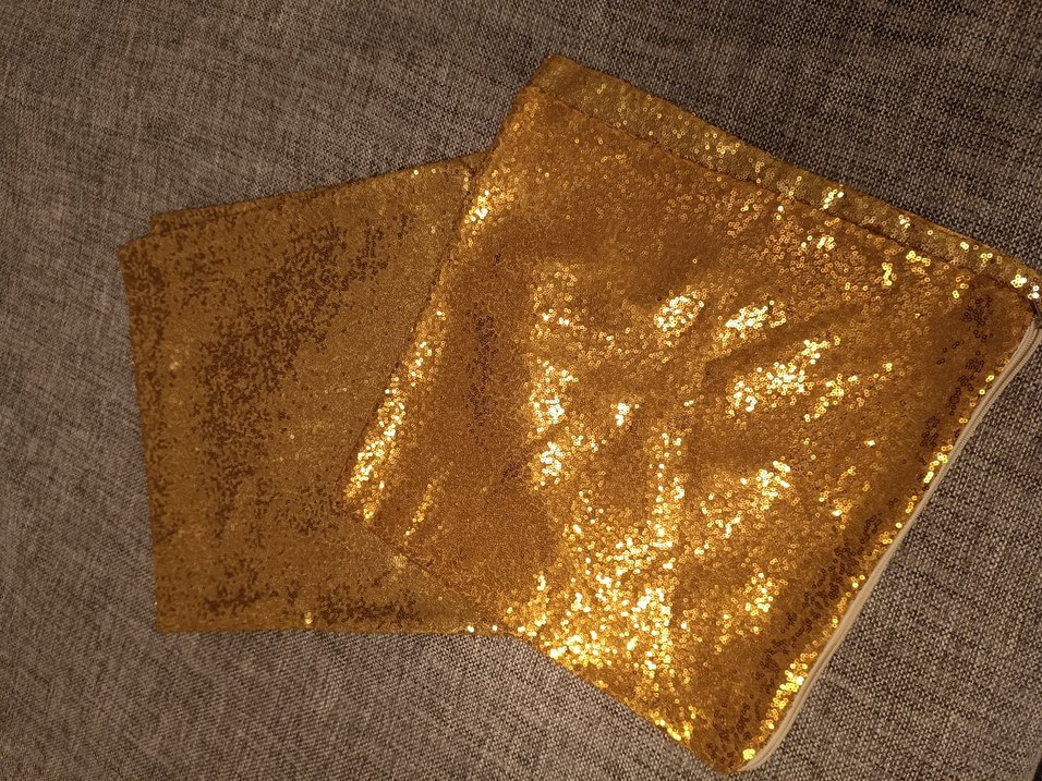 Parlak Altın Renkli Yastık Kılıfı - Görsel 2