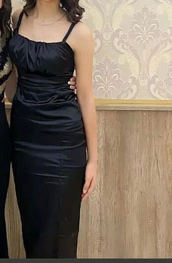 Diğer Saten siyah elbise yırtmaçlı