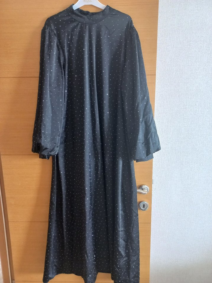 siyah A kesim taşlı seyyar kemerli elbise - Görsel 2