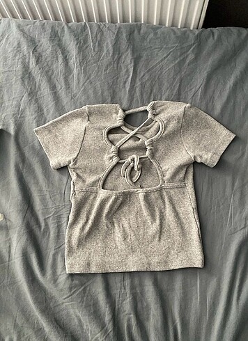 Trendyol & Milla sırt dekolteli crop