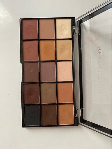 Revolution Reloaded basic mattes far paleti