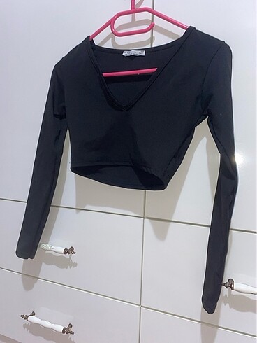 Zara Siyah scuba kumaş crop v yaka tshirt