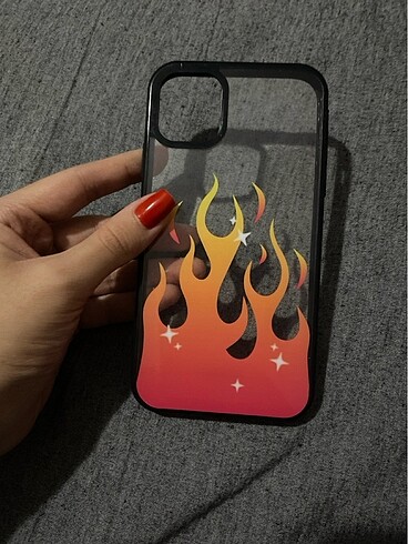 Bershka alev desenli telefon kılıfı (iphone 11)