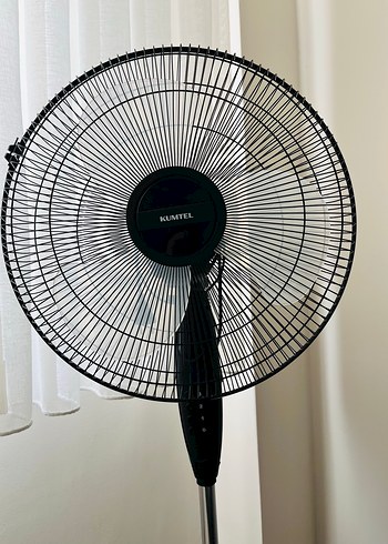 Kumtel Siyah Ayaklı Vantilatör