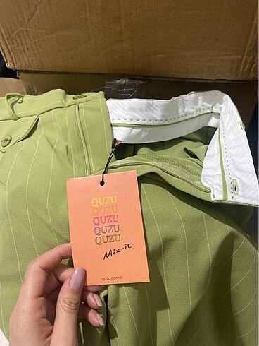 s Beden yeşil Renk Pile detaylı Pantolon 