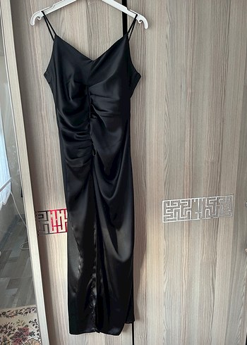 Zara Siyah V Yaka Parlak Midi Kadın Abiye Elbise - Görsel 4