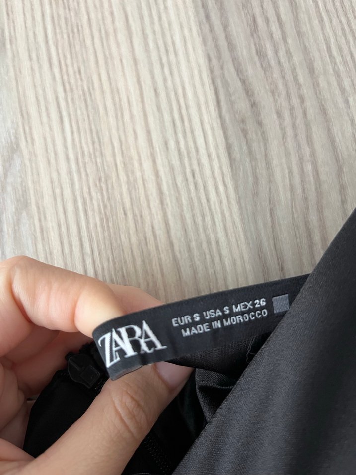 Zara Siyah V Yaka Parlak Midi Kadın Abiye Elbise - Görsel 2