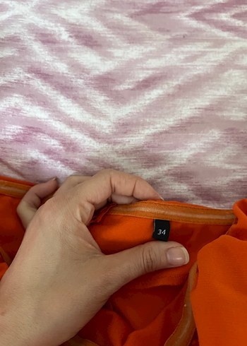 Parlak turuncu elbise - Görsel 4