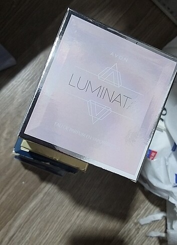 Avon luminat