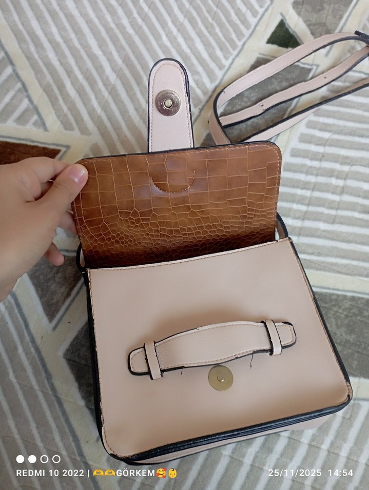 Bej Deri Tokalı Kadın Çantası - Görsel 4