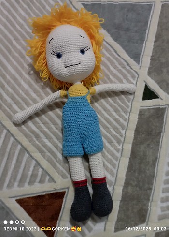 Sarı saçlı renkli örgü oyuncak bebek - Görsel 3