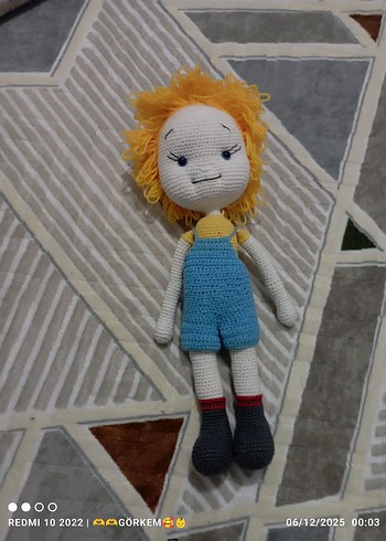 Sarı saçlı renkli örgü oyuncak bebek - Görsel 2