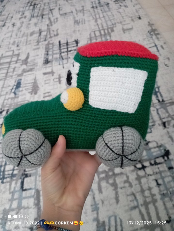 Renkli El Örgüsü Oyuncak Araba - Görsel 3