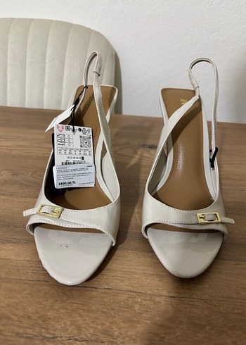 Zara Tokalı Stiletto Topuklu Sandalet - Görsel 4