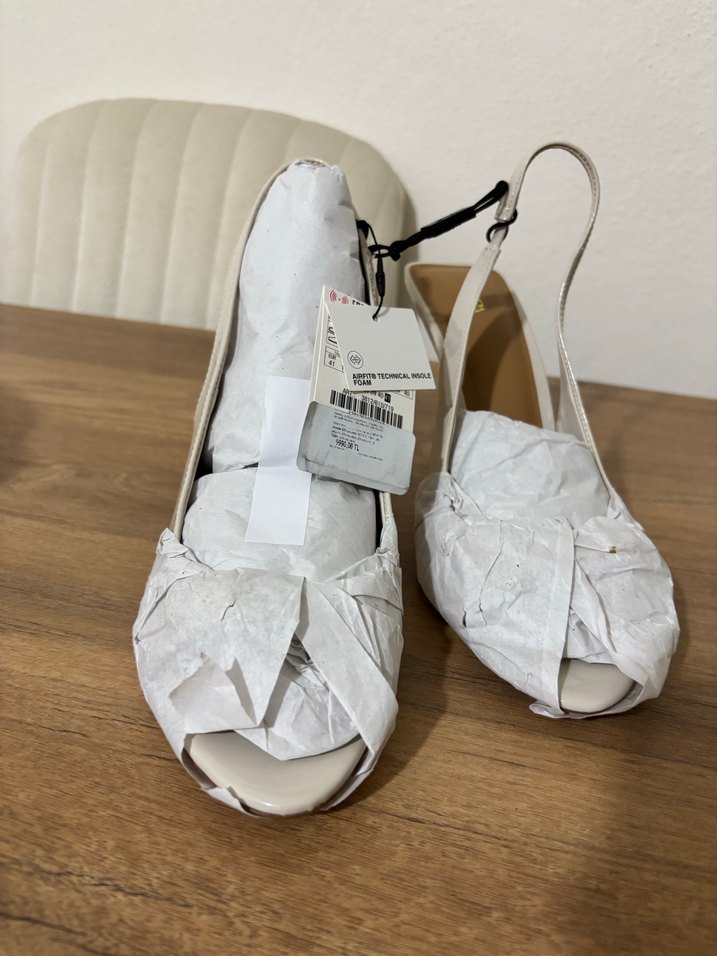 Zara  Tokalı Stiletto Topuklu Sandalet - Görsel 5